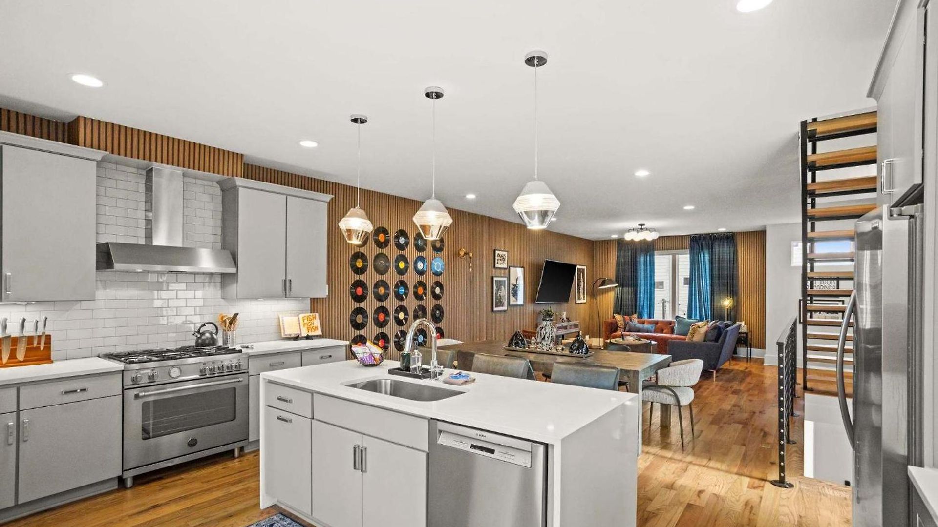 Great Location Near Gulch 12 South & Broadway