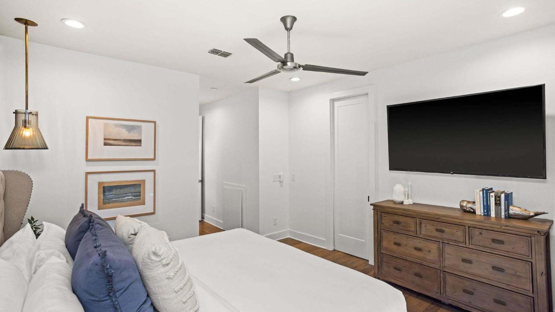 8th Ave South Gem Fabulous For Groups Of 12 Holiday home