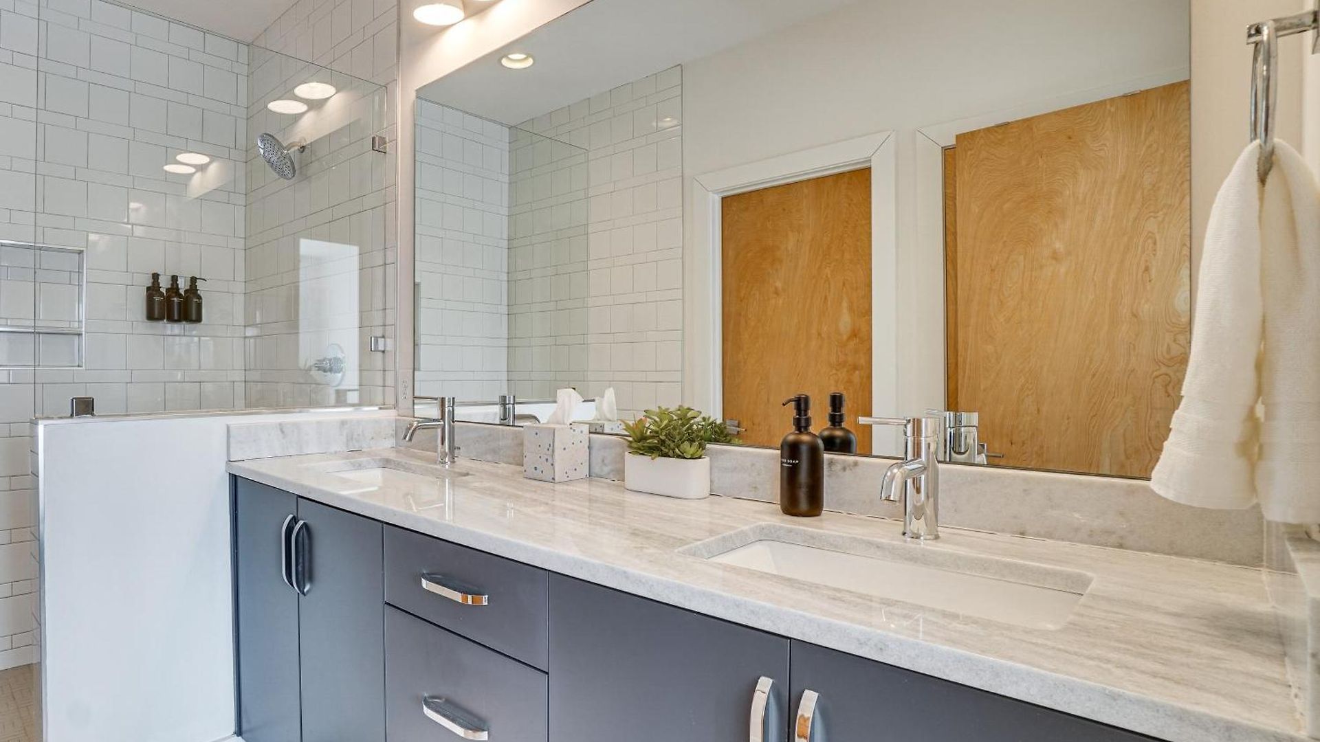 Pet-friendly Townhome W/ Rooftop Deck! Nashville