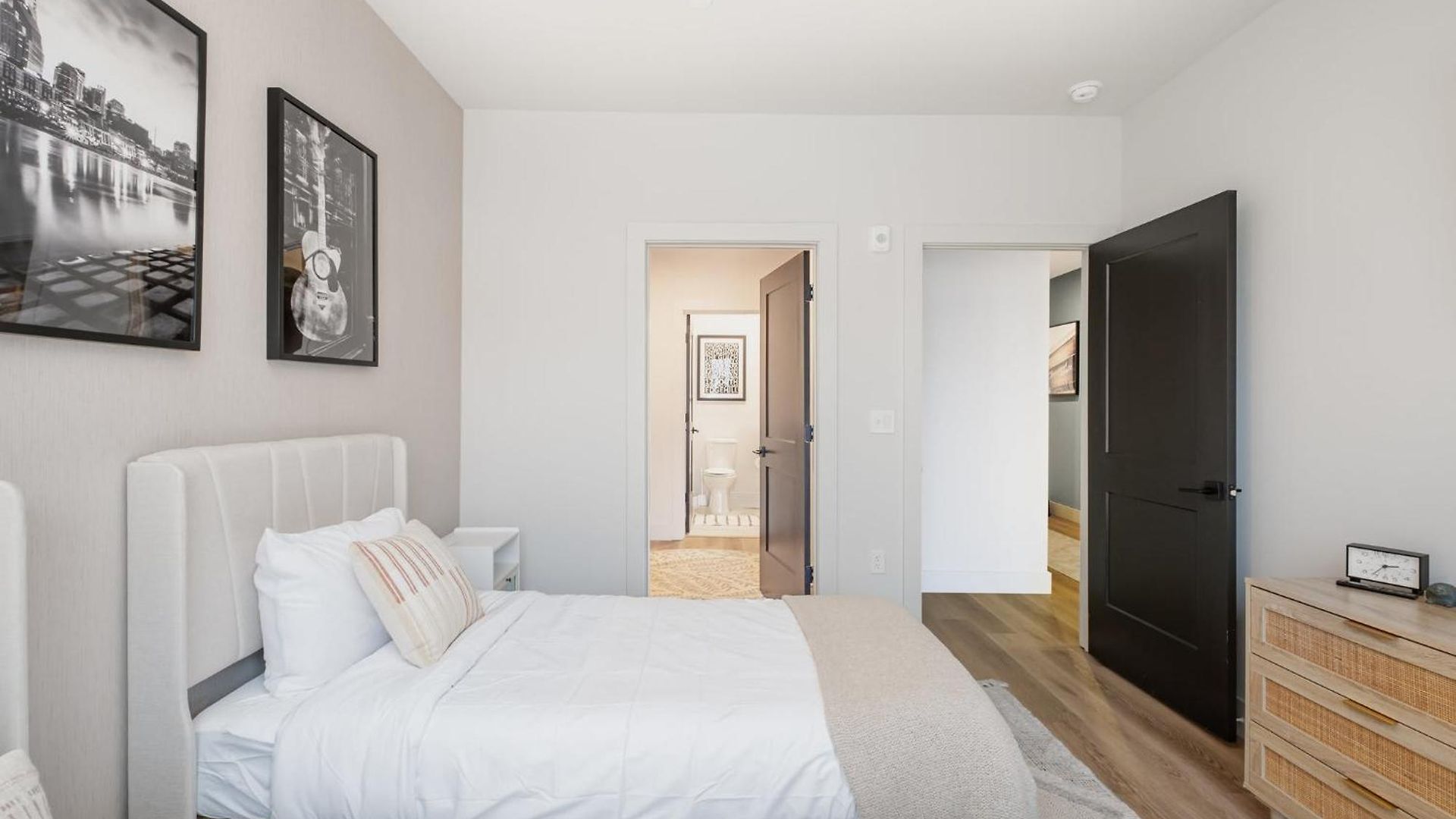 Modern West End For 6 Shared Pool & Gym Holiday home Nashville