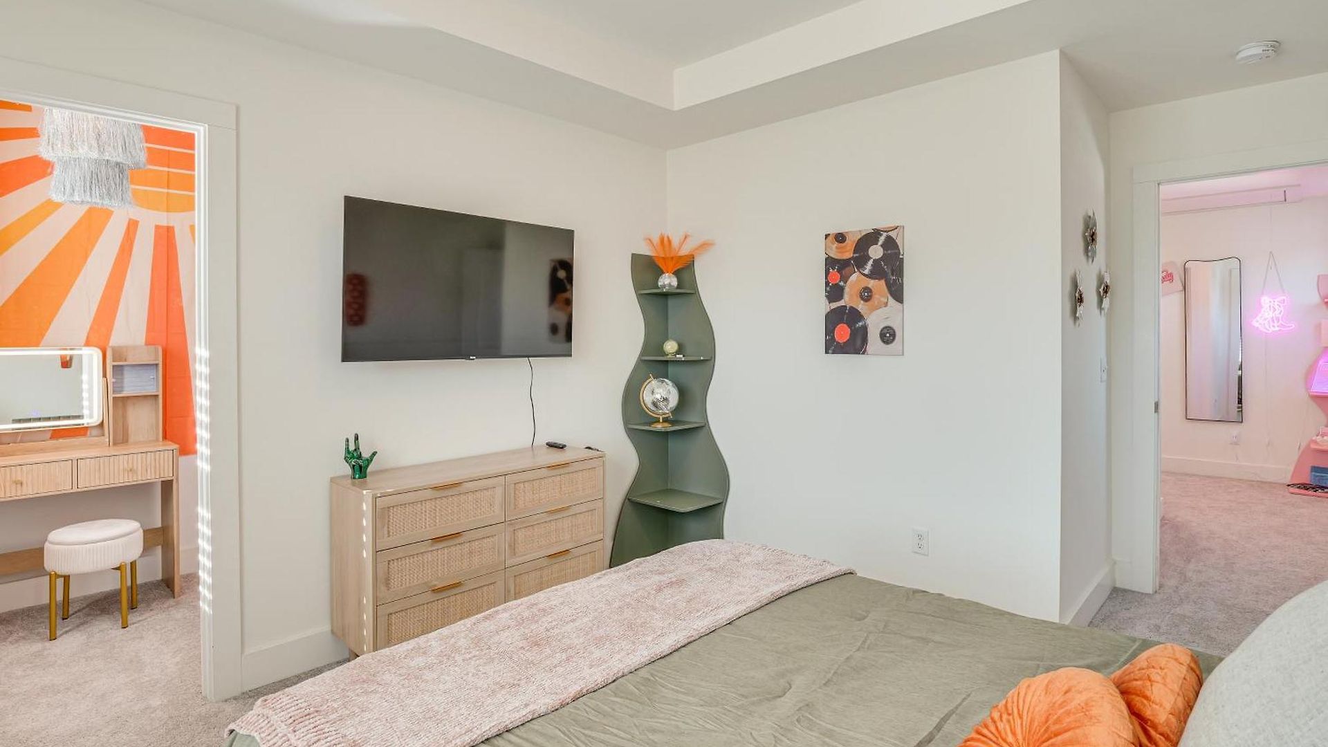 Retro Disco Haven Near Downtown Nash! Holiday home Nashville