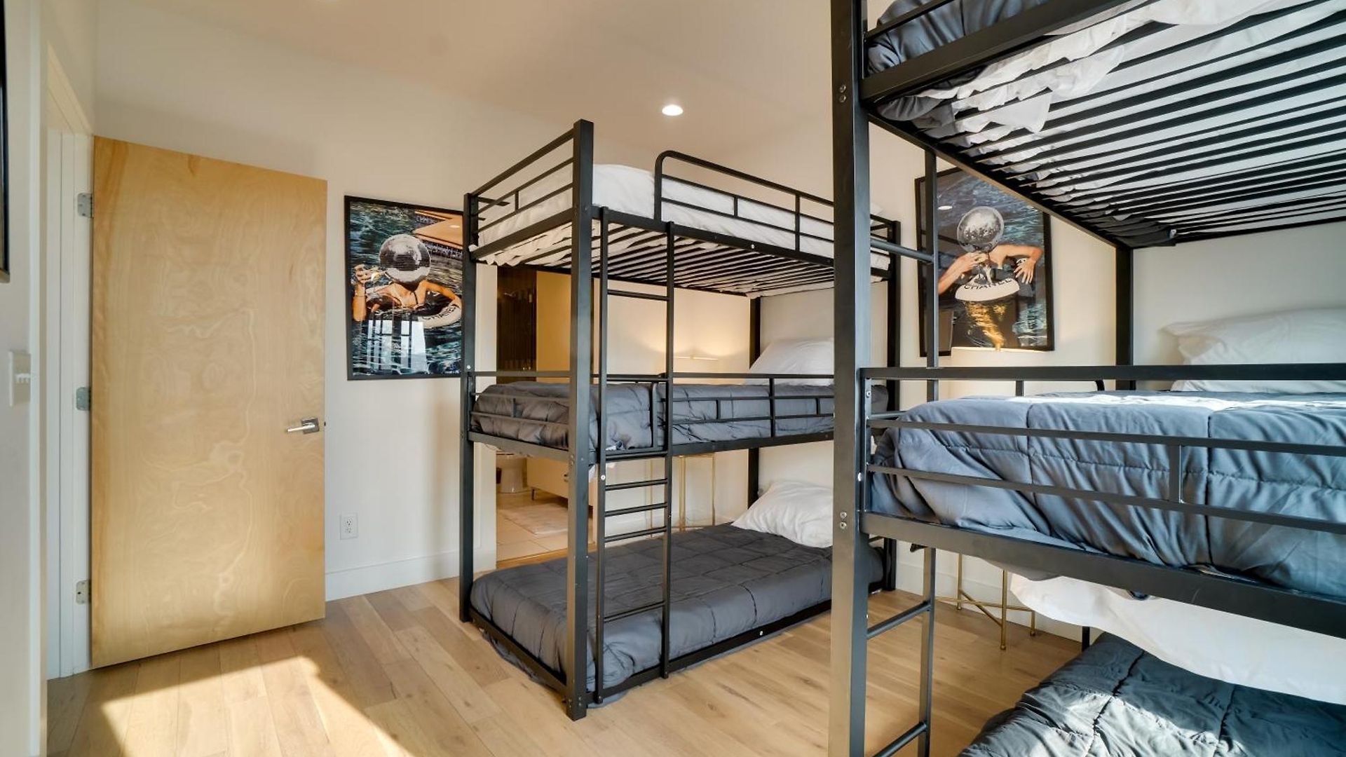 1 Mi To General: Upscale Townhome Nashville