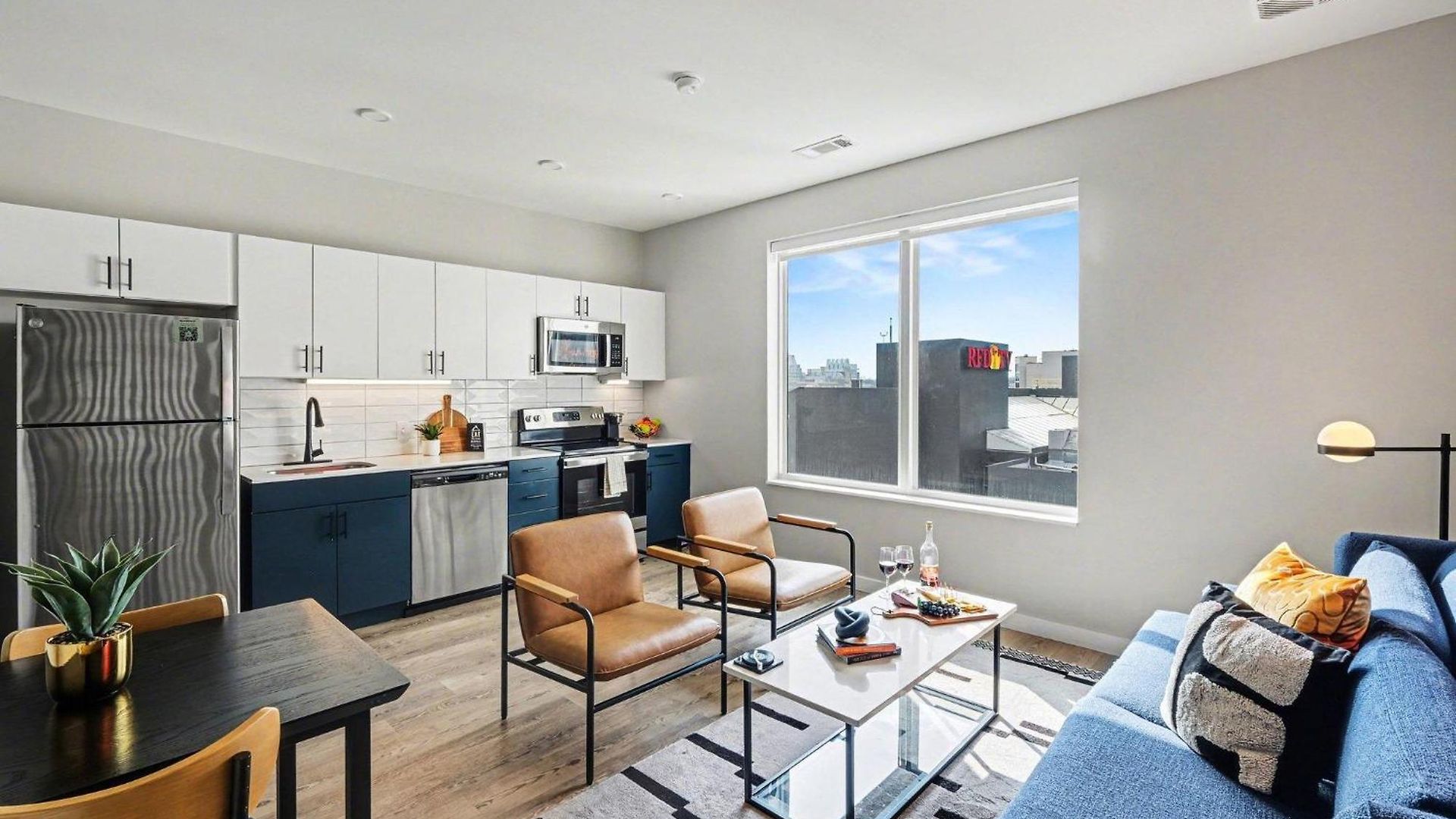 Pianissimo-2 Units-rooftop Pool-gym-on Music Row *
