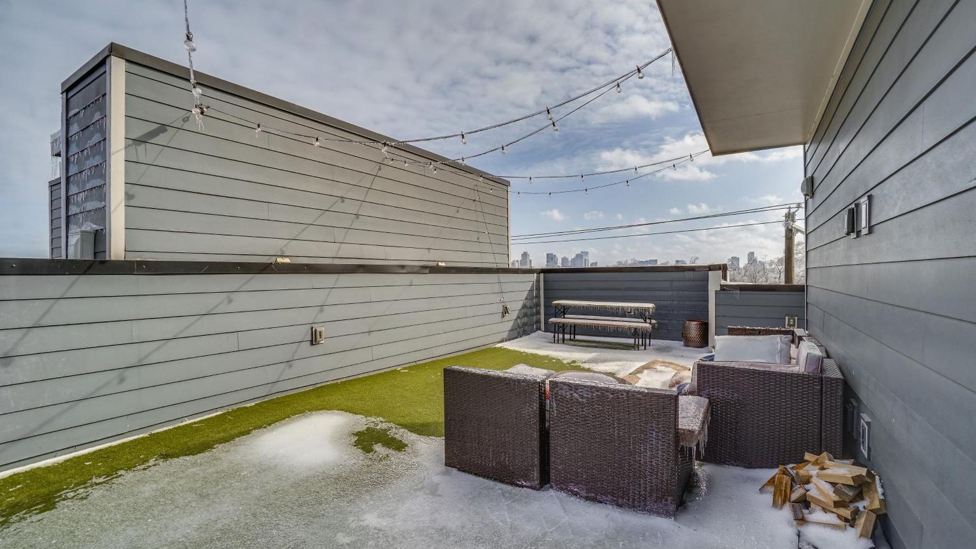 Pet-friendly Townhome W/ Rooftop Deck! Holiday home *