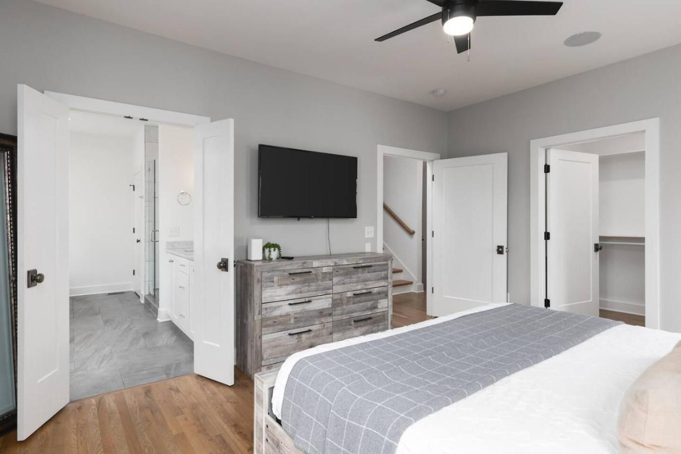 Townhome With Rooftop Garage Pool Table By Belmont And Vanderbilt * Nashville