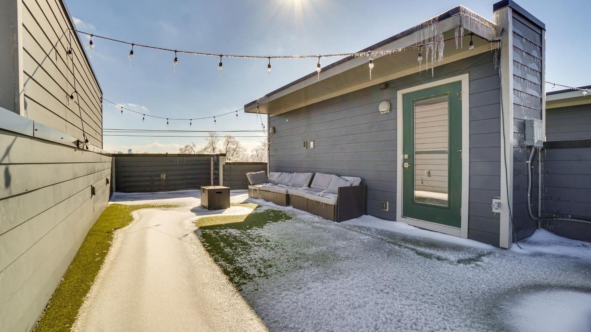 1 Mi To General: Upscale Townhome *