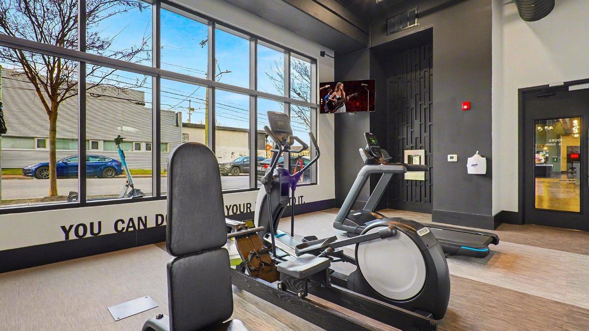 Petal & Palm-rooftop Patio & Gym-mins To Broadway Holiday home