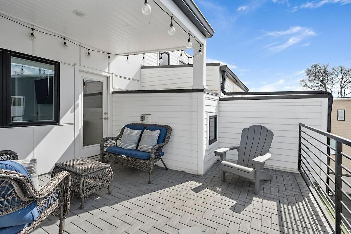 Lucky 7 - Hip East Nash Townhouse & Rooftop Deck * Nashville