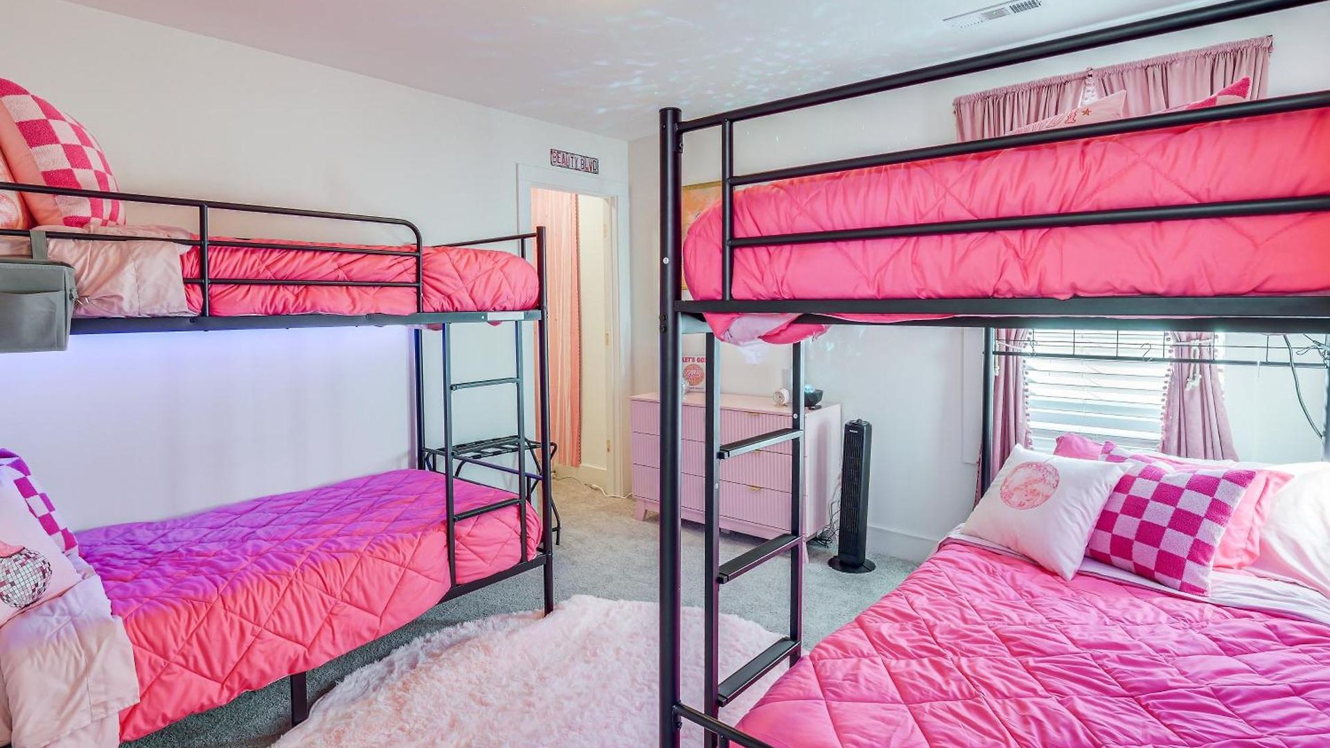 Retro Disco Haven Near Downtown Nash! * Nashville