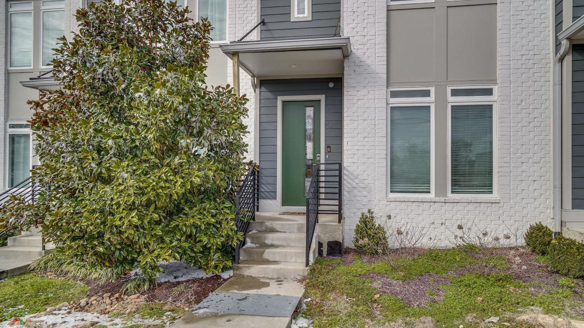 Pet-friendly Townhome W/ Rooftop Deck! *