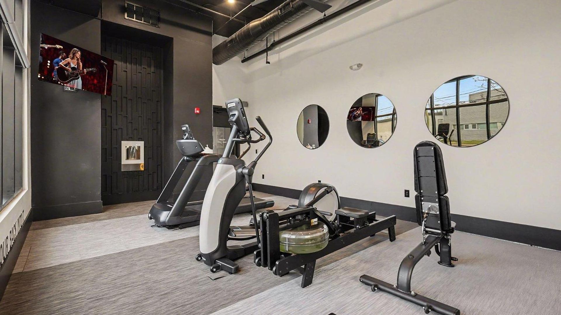 Petal & Palm-rooftop Patio & Gym-mins To Broadway Holiday home *