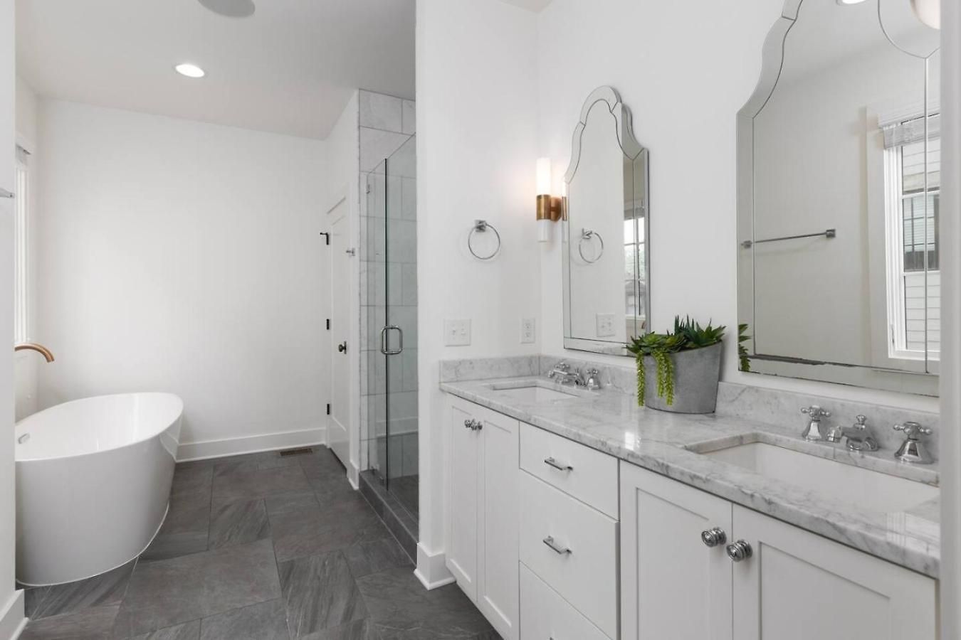 Holiday home Townhome With Rooftop Garage Pool Table By Belmont And Vanderbilt Nashville