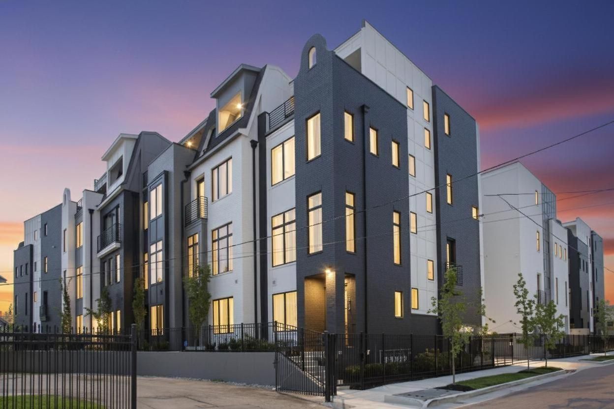 Luxury Gated Duo Sleeps 24 Karaoke & Rooftop Holiday home Nashville