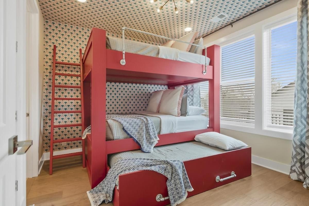 Holiday home Music Mansion! 2mi To Broadway, 12 Beds