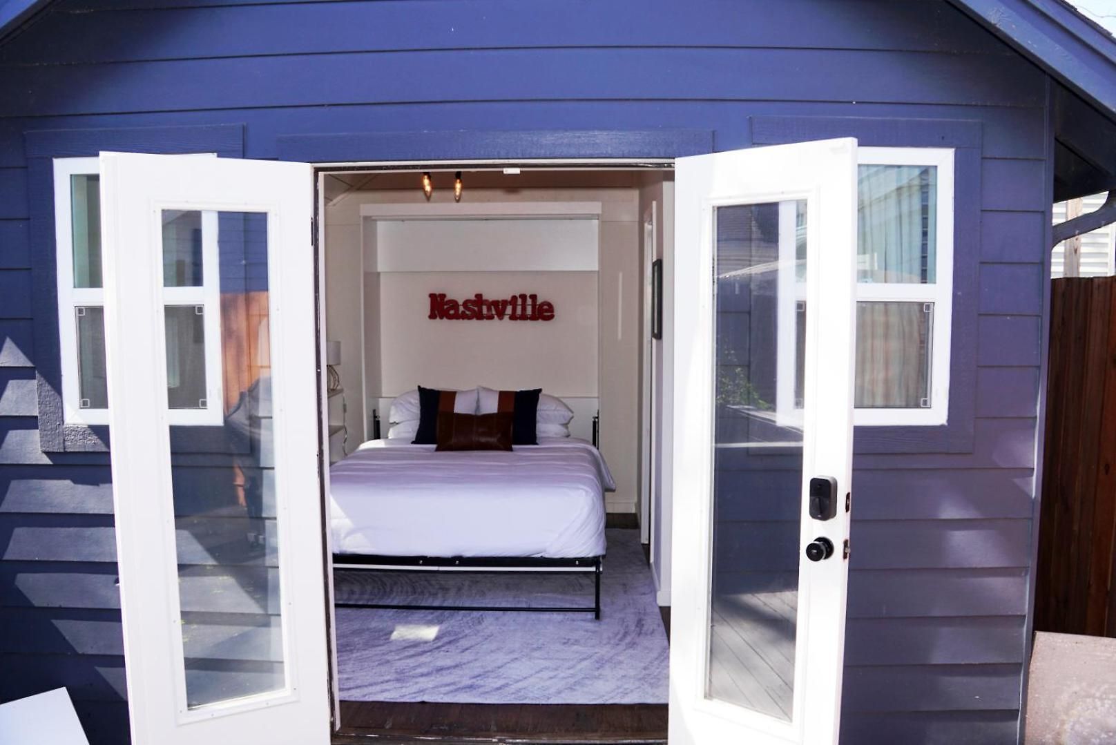Holiday home Chic Music Retreat & *