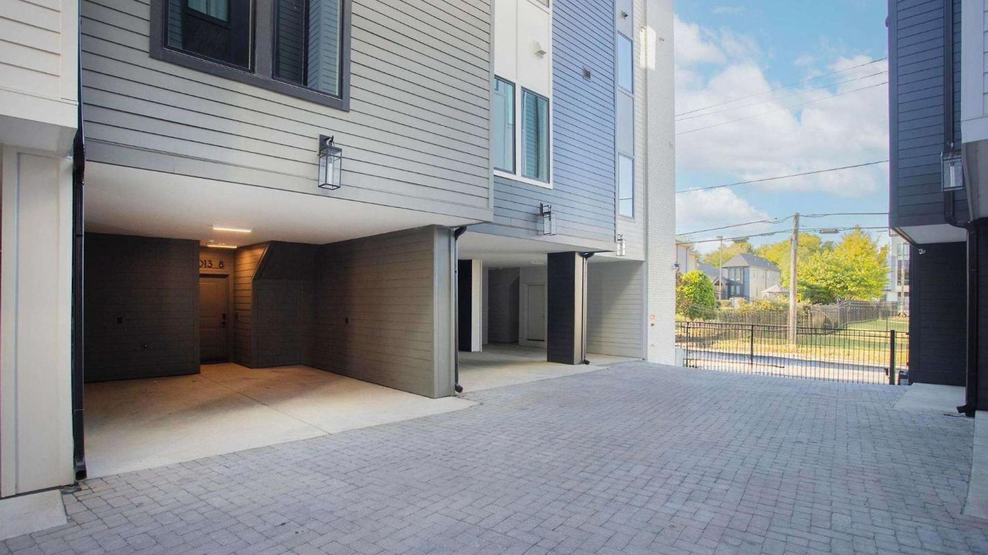 Luxury Gated Duo Sleeps 24 Karaoke & Rooftop * Nashville