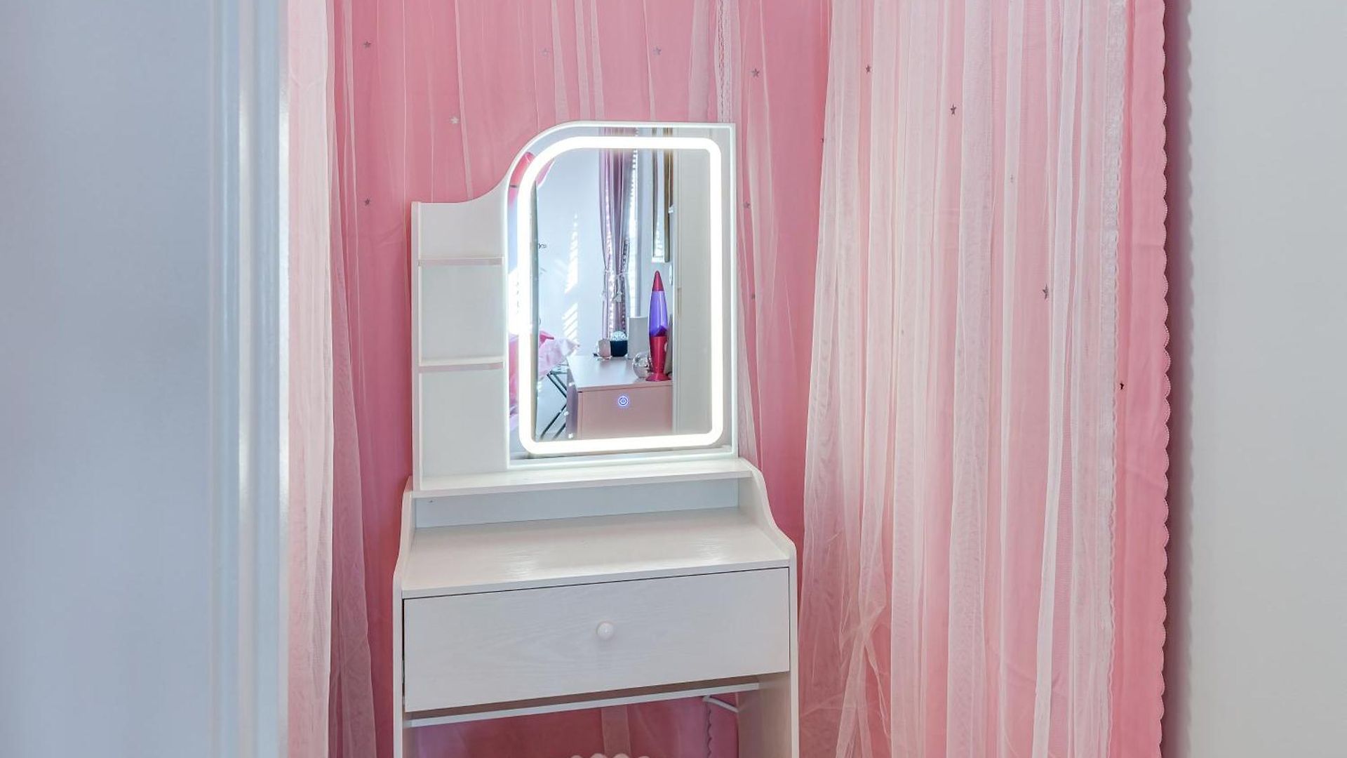 Retro Disco Haven Near Downtown Nash!