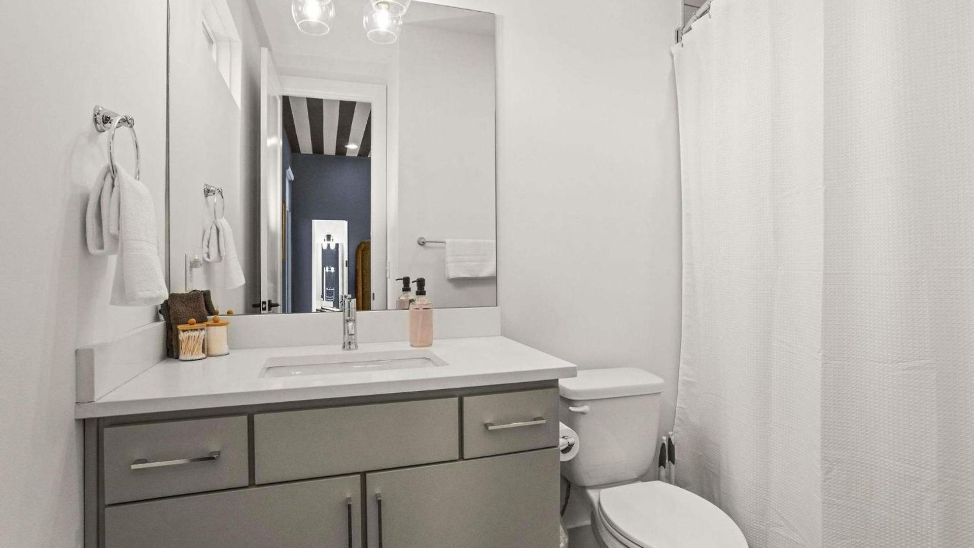 Great Location Near Gulch 12 South & Broadway Holiday home