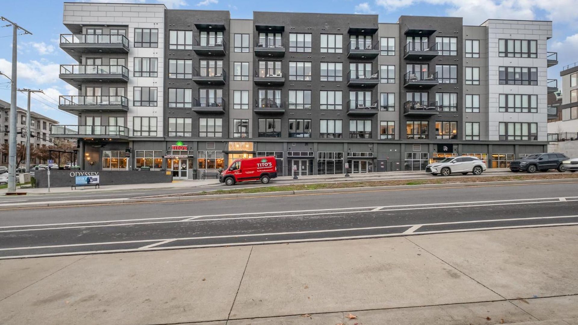 Modern West End For 6 Shared Pool & Gym Nashville