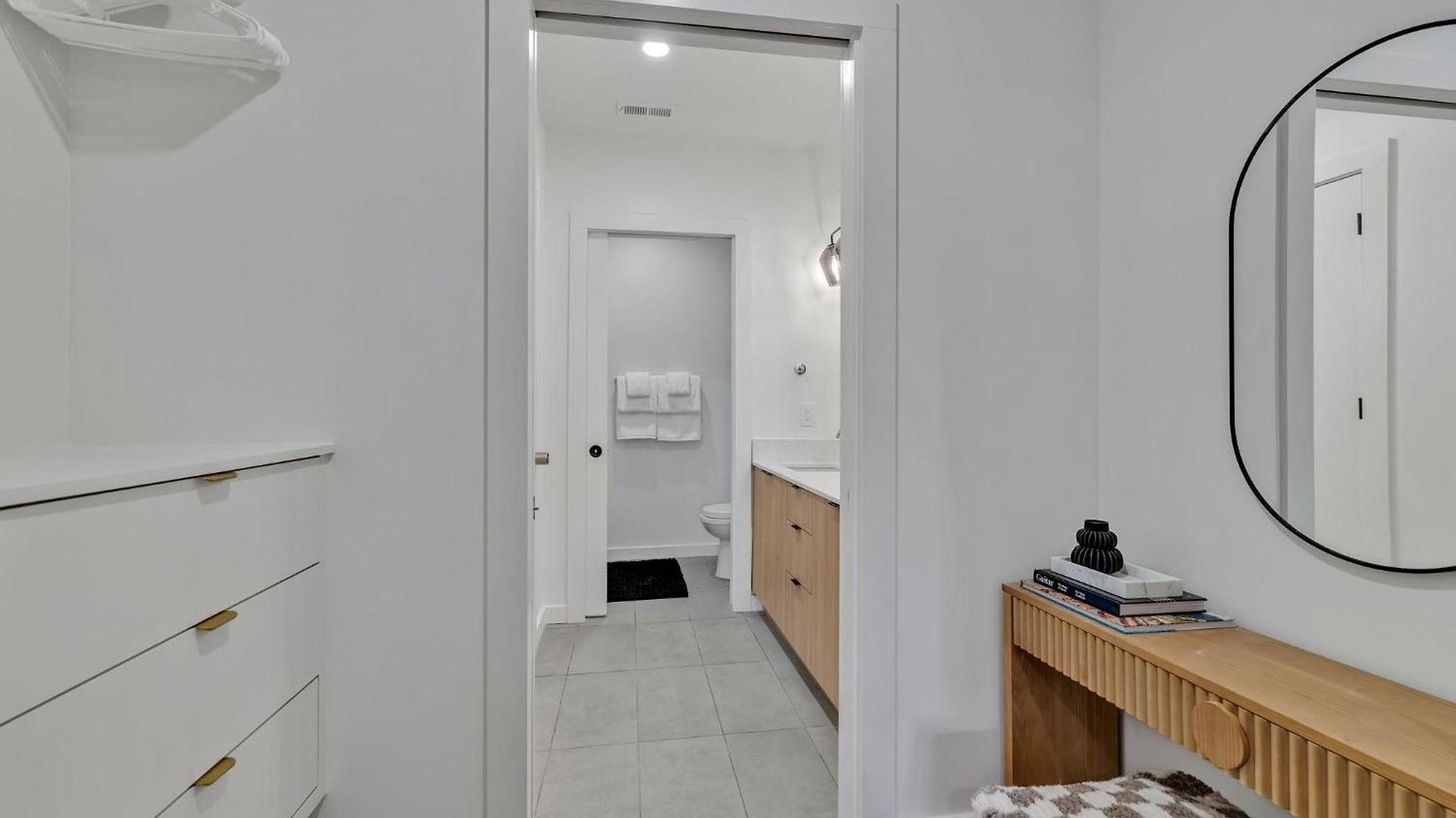 Hyve-anthem-private Balconies-walk To Broadway