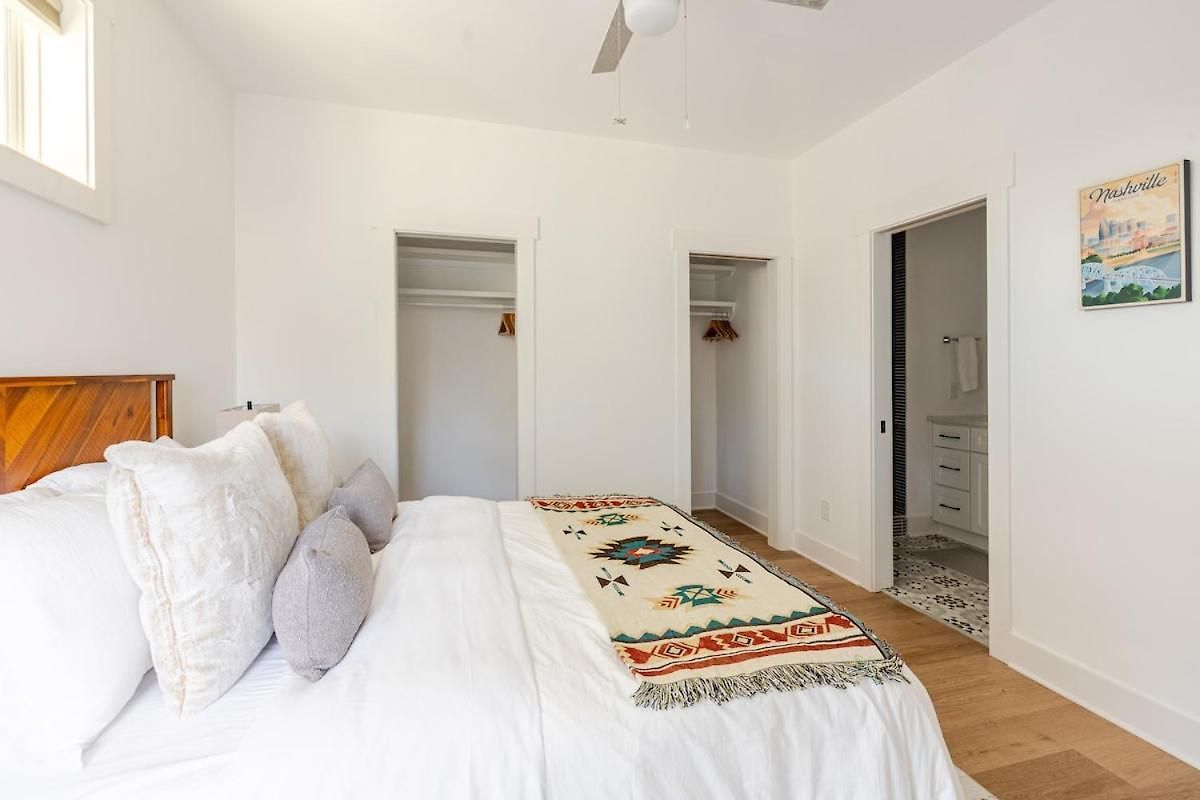 Rooftop Retreat & Skyline Views Holiday home
