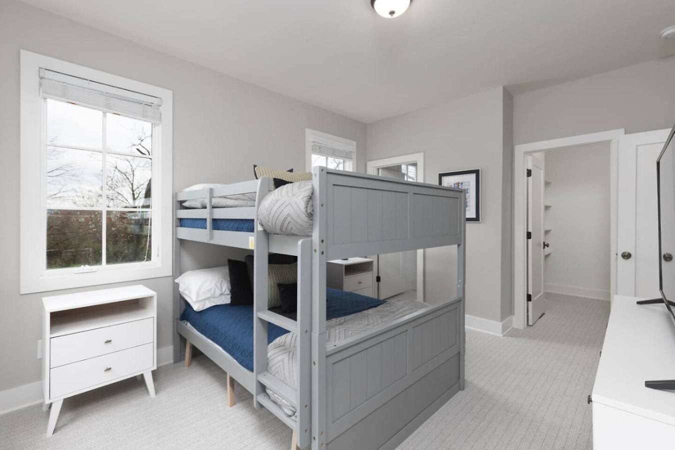 Holiday home Townhome With Rooftop Garage Pool Table By Belmont And Vanderbilt *