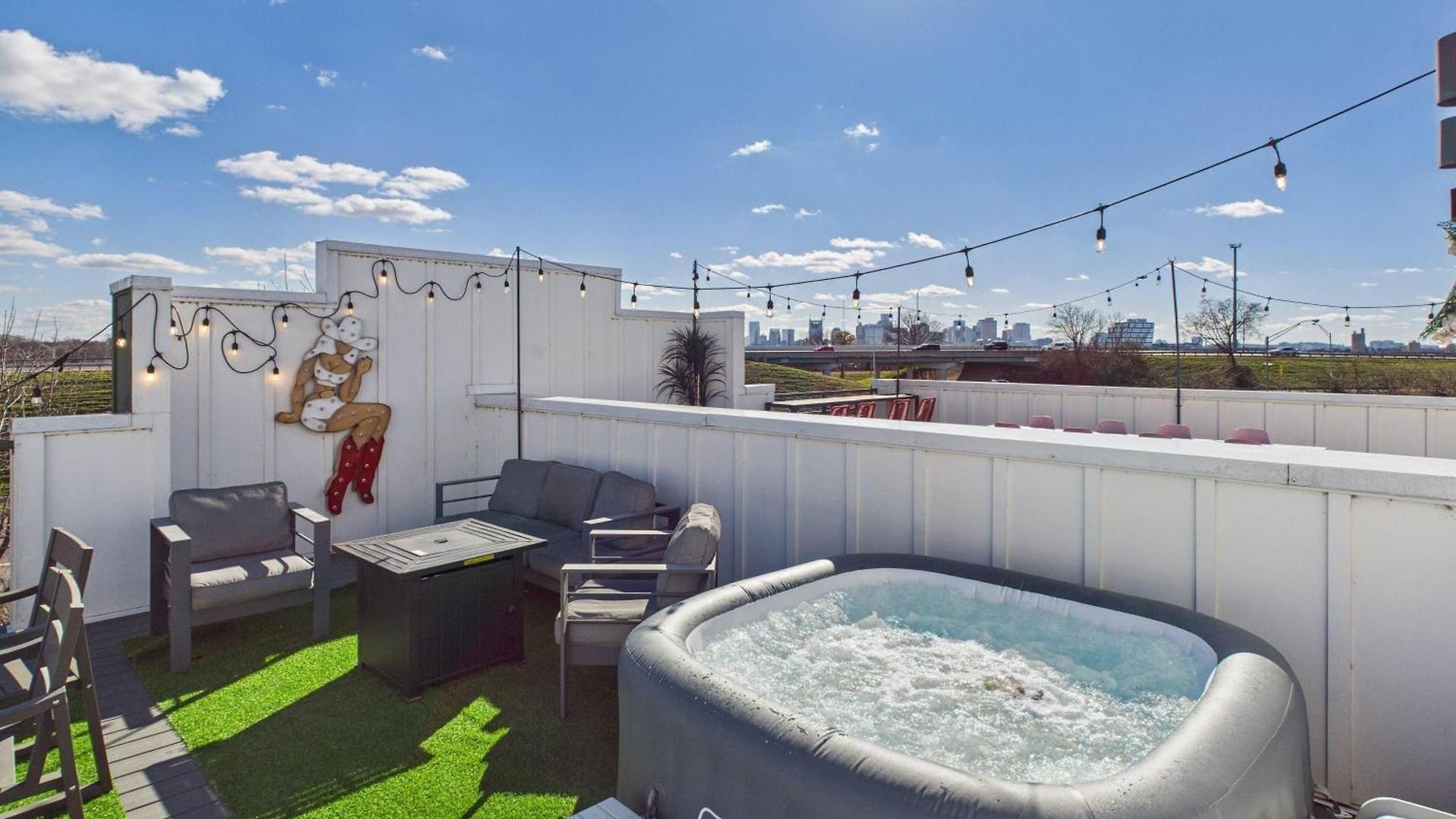 Outlaw-rooftop Patio & Game Room-mins To Broadway * Nashville