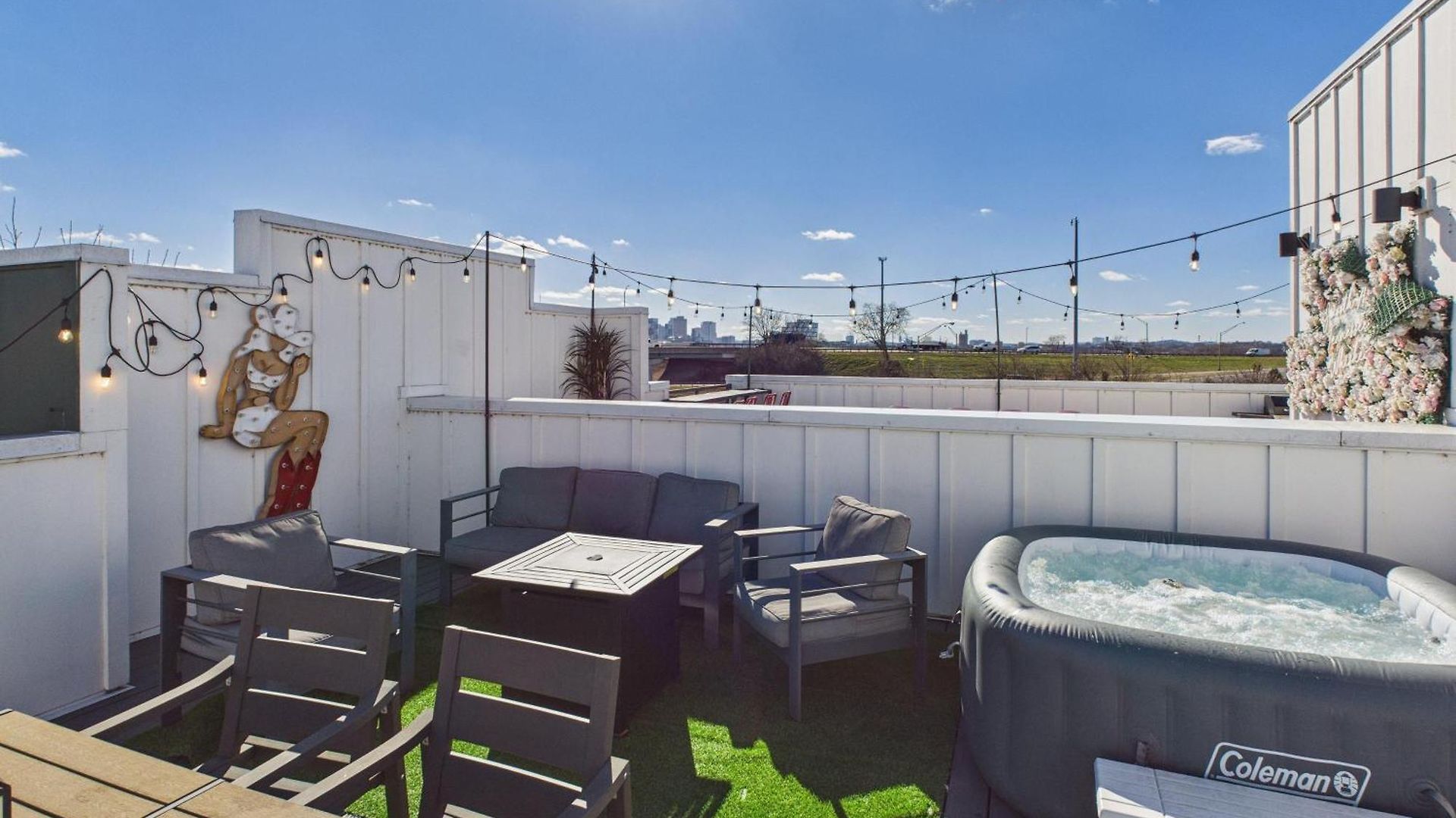 Outlaw-rooftop Patio & Game Room-mins To Broadway Nashville