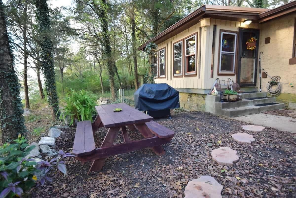 Cozy Waterfront With Fire Pit Holiday home