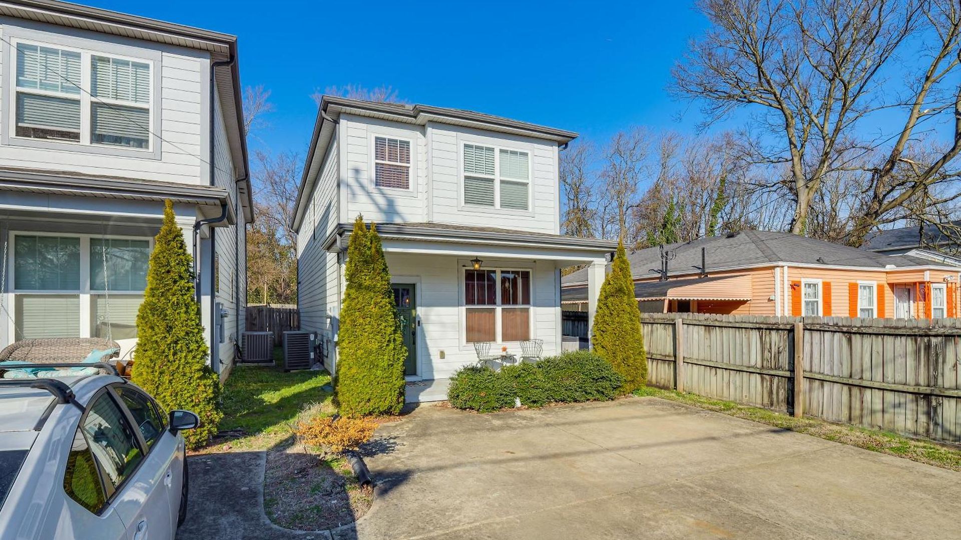 Retro Disco Haven Near Downtown Nash! *