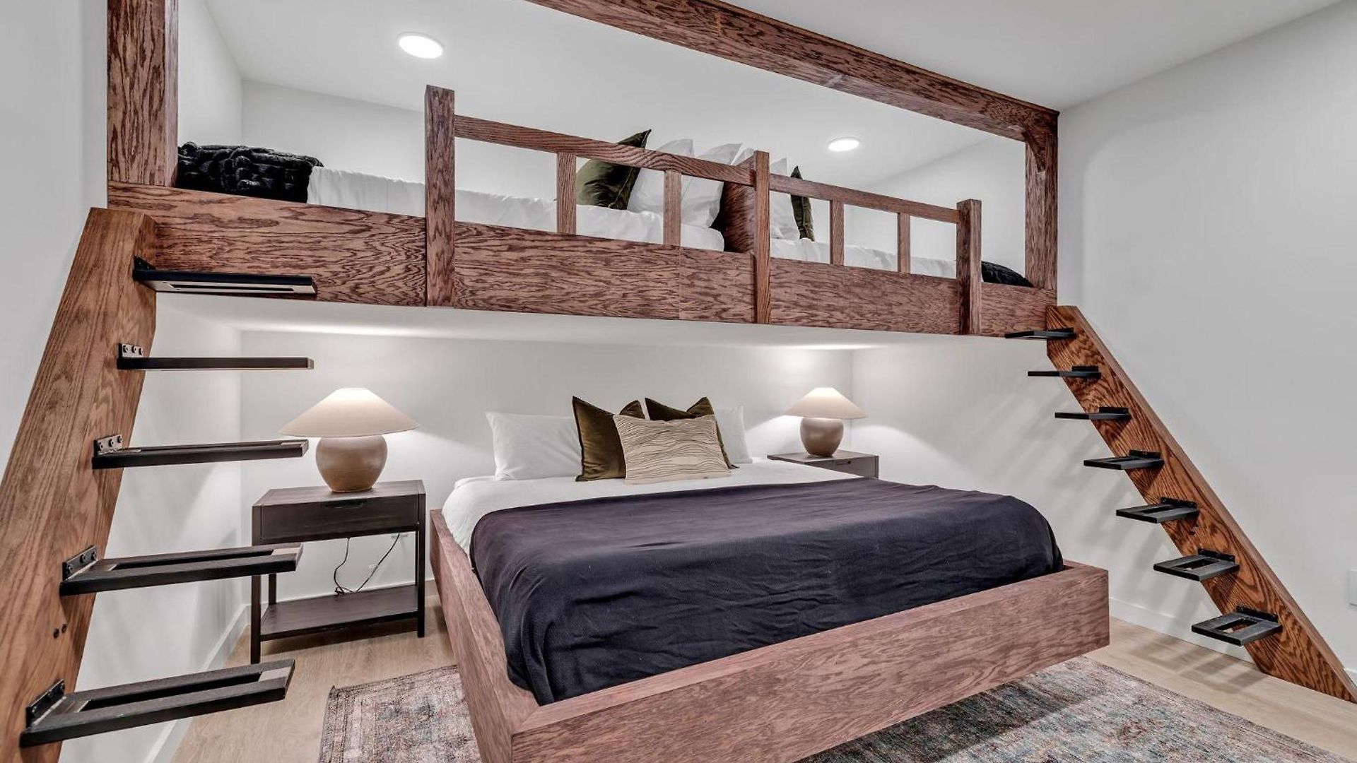 Hyve-anthem-private Balconies-walk To Broadway