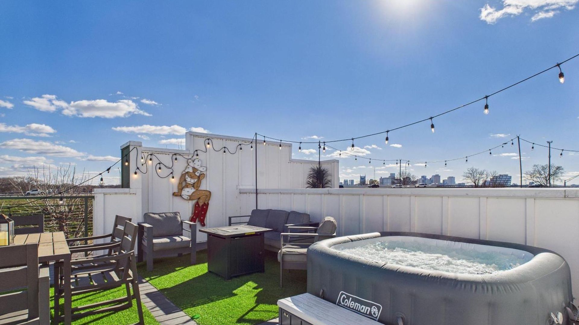 Outlaw-rooftop Patio & Game Room-mins To Broadway *
