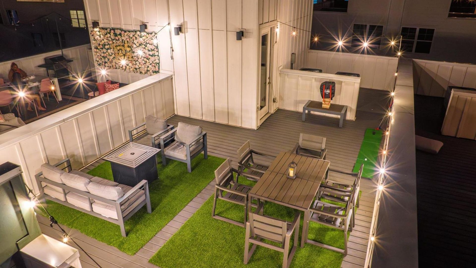 Outlaw-rooftop Patio & Game Room-mins To Broadway *