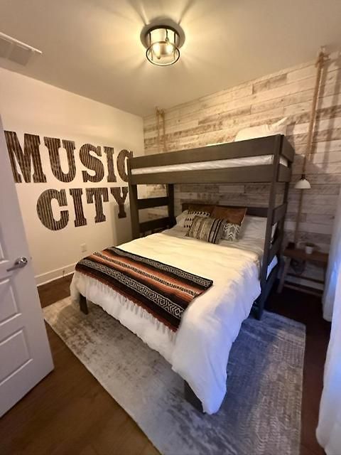 Holiday home Honkytonk Vibe In East - Close To Broadway *