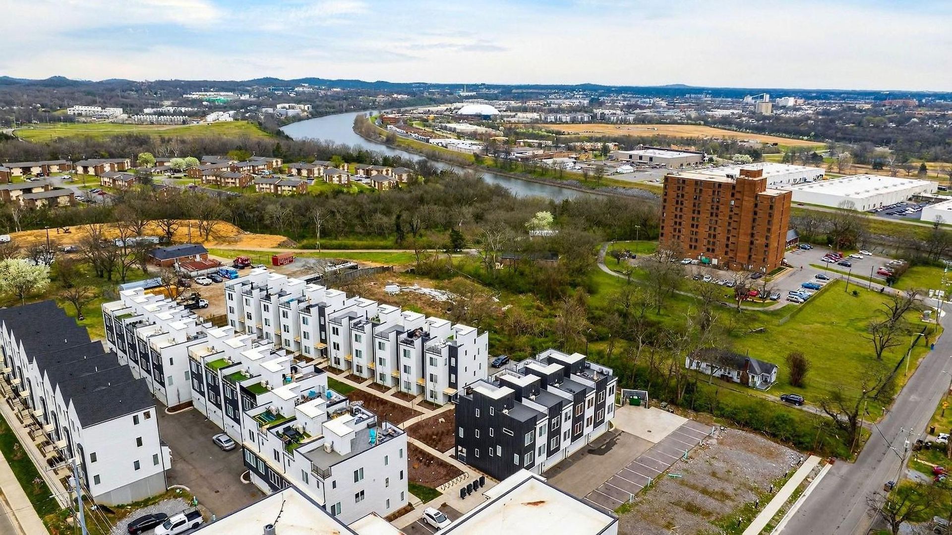 Cliffside Social By Avantstay * Nashville