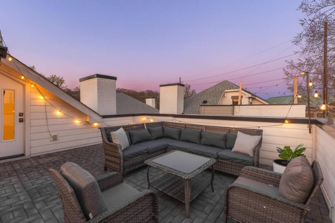 Holiday home Townhome With Rooftop Garage Pool Table By Belmont And Vanderbilt