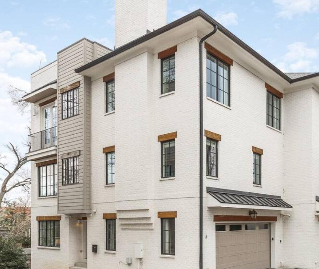 Townhome With Rooftop Garage Pool Table By Belmont And Vanderbilt Holiday home