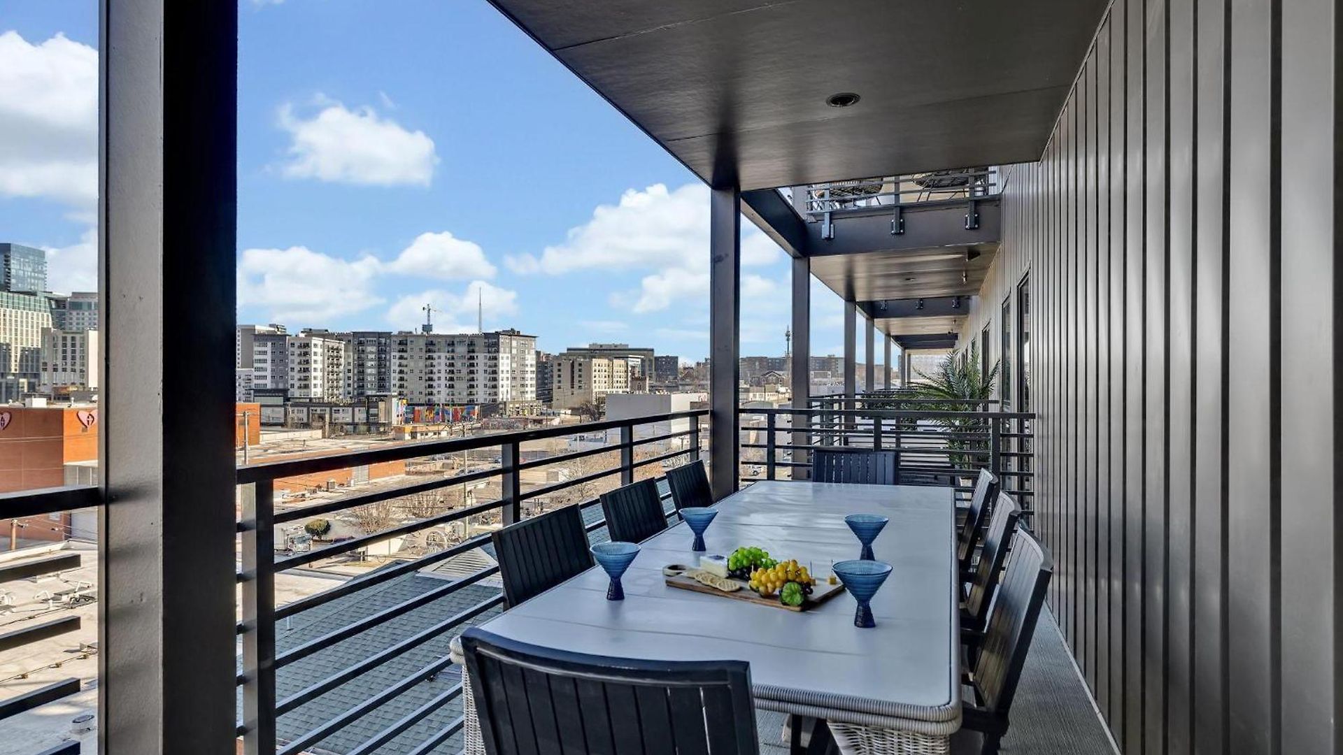 Hyve-anthem-private Balconies-walk To Broadway Holiday home