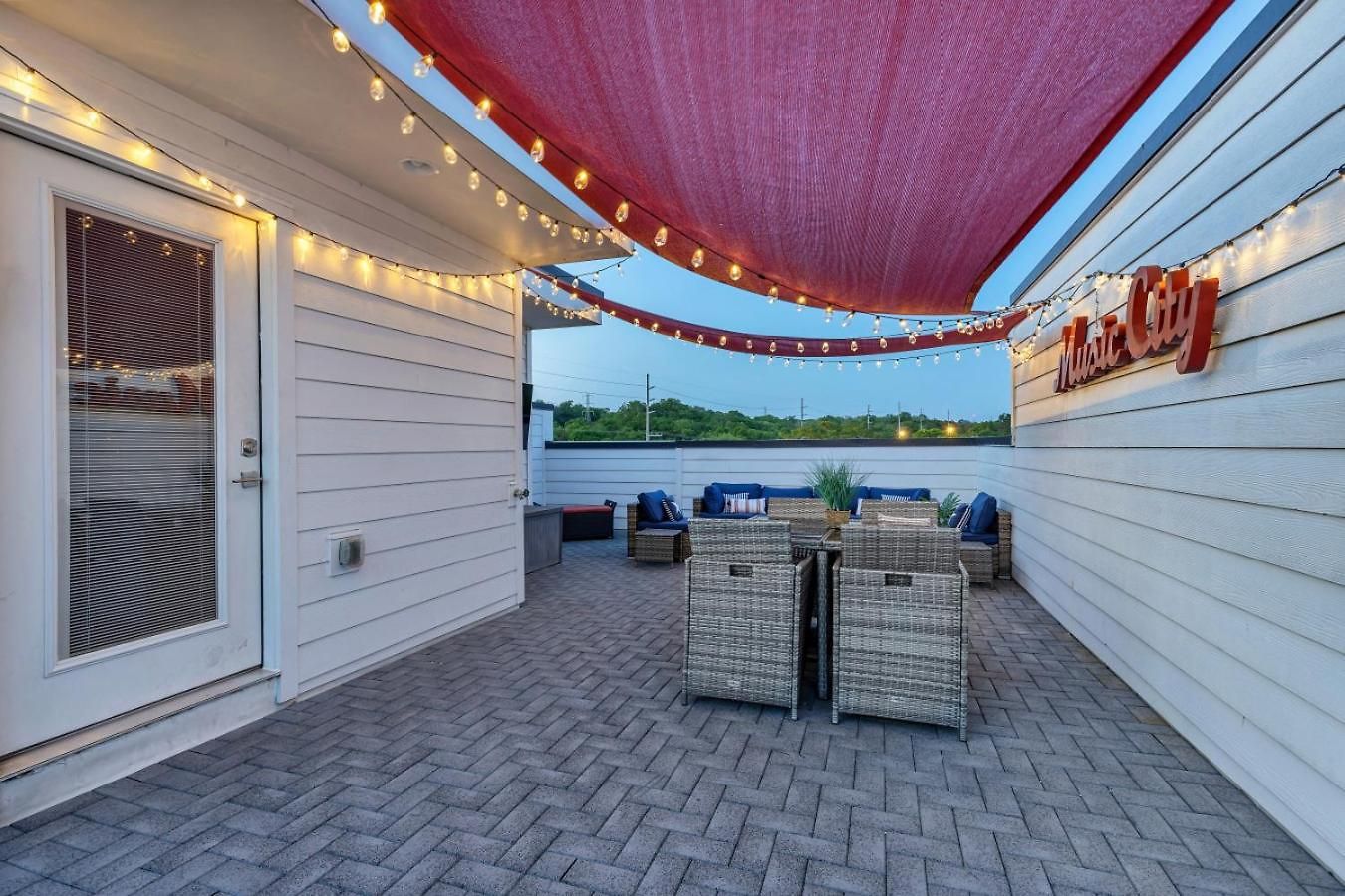 Rooftop Fire Pit + River Views 4br Sleeps 12 *