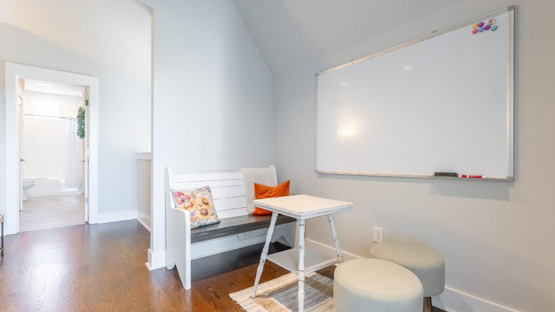 The Brightside Retreat - East Nash Balcony Views *