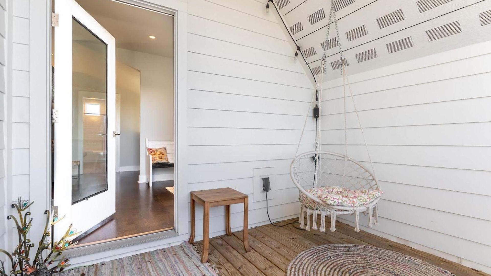 The Brightside Retreat - East Nash Balcony Views Holiday home Nashville