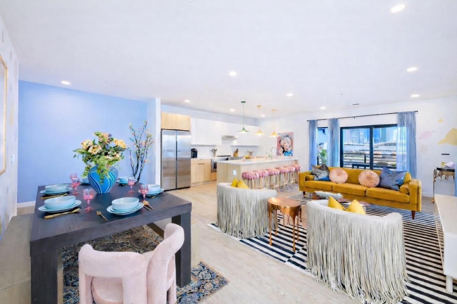Holiday home Hyve-anthem-private Balconies-walk To Broadway