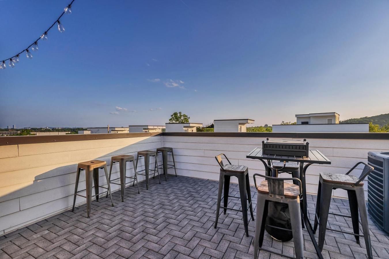 Rooftop Fire Pit + River Views 4br Sleeps 12 * Nashville