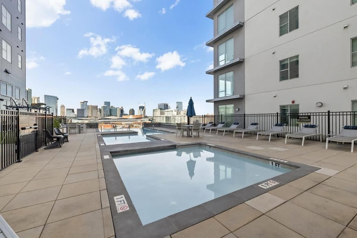 1br Retreat Near Ryman With Gym Access *