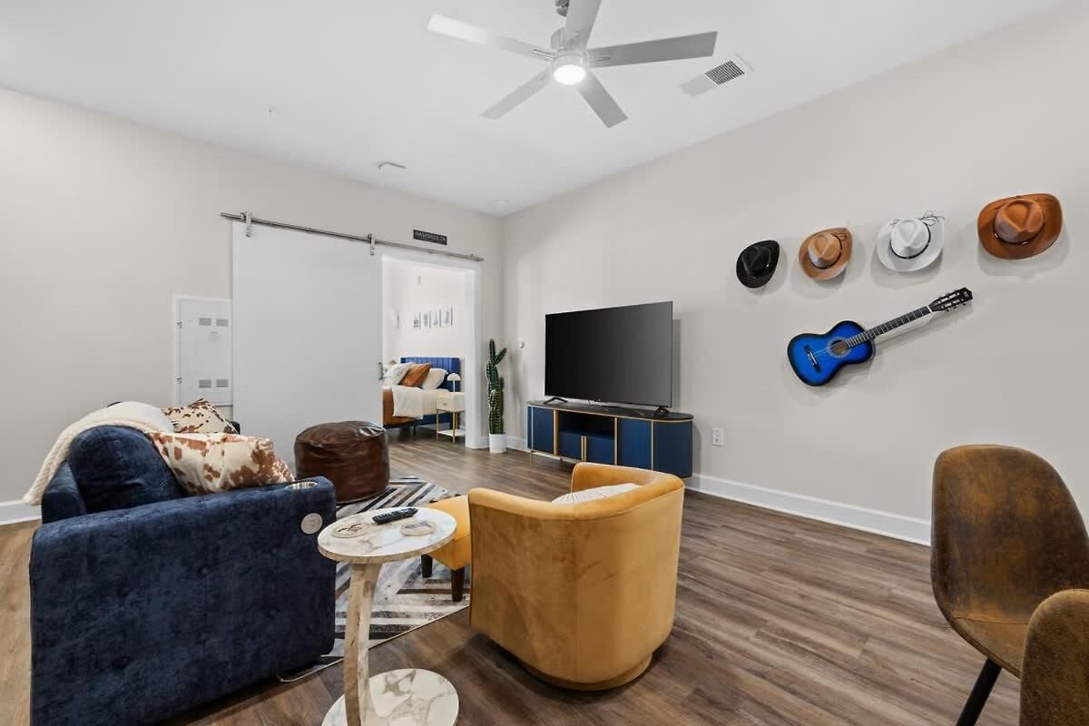 Apartment 1br Retreat Near Ryman With Gym Access Nashville