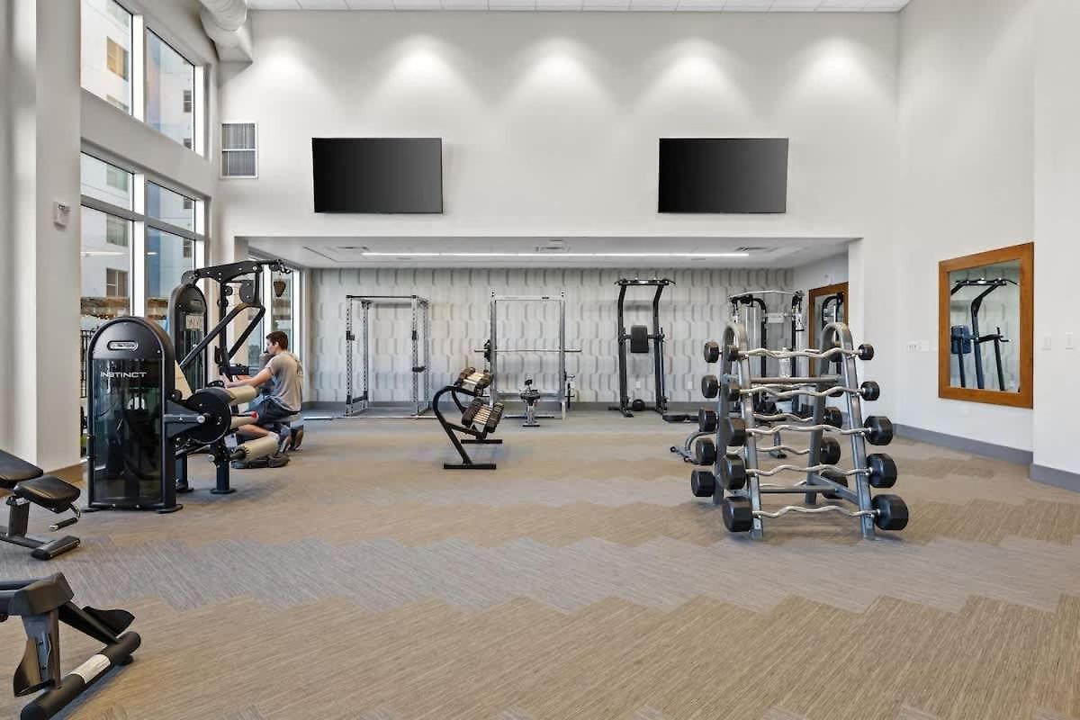 Apartment Stylish 1br With Pool & Gym In The Gulch