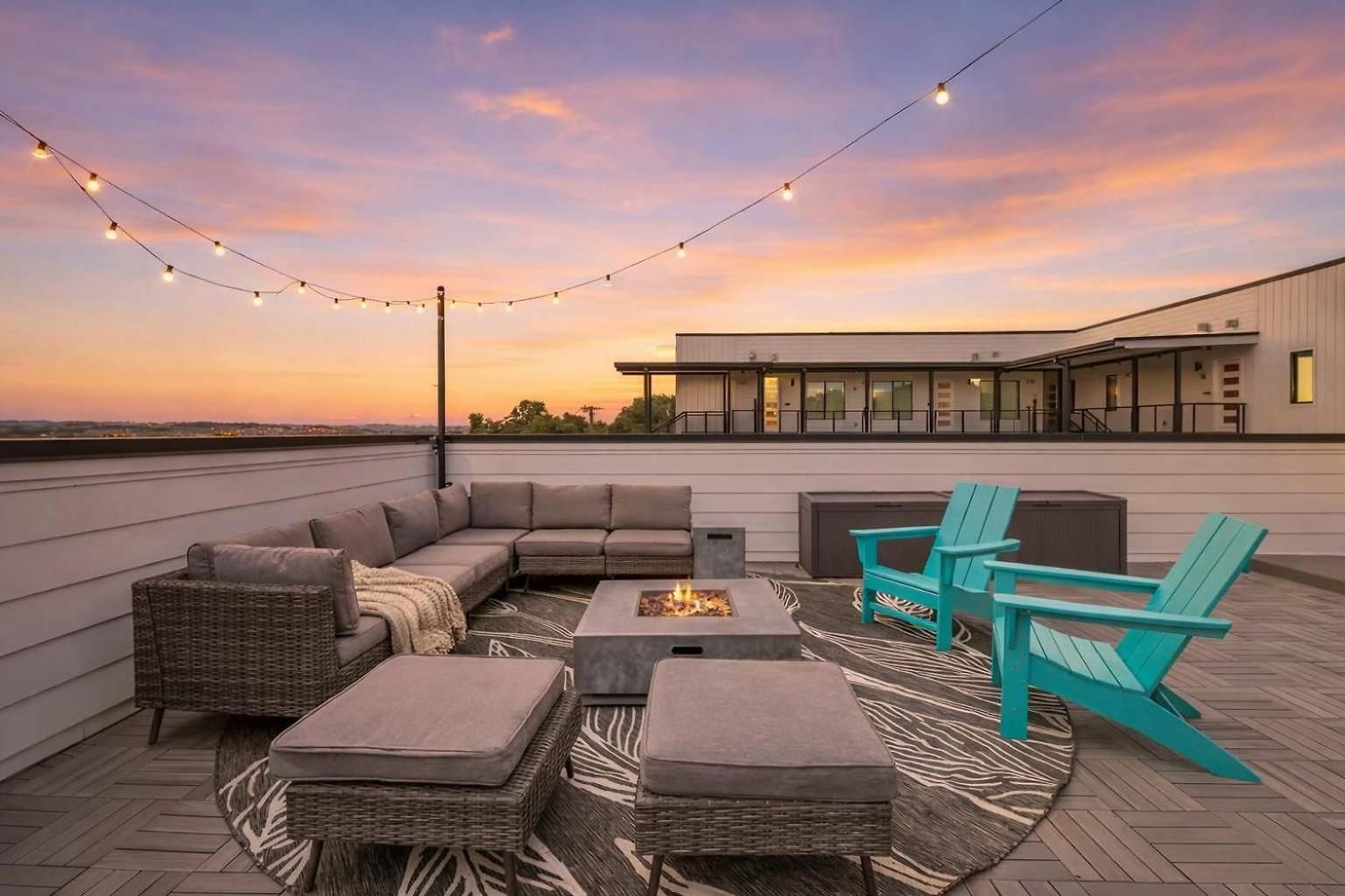 Townhouse With Rooftop & Modern Comfort Nashville
