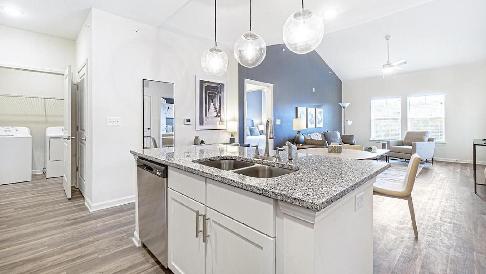 Landing Modern With Amazing Amenities *
