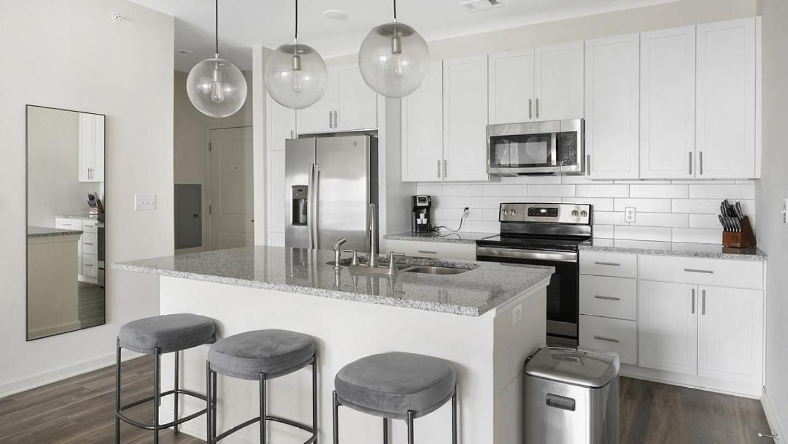 Landing Modern With Amazing Amenities * Nashville