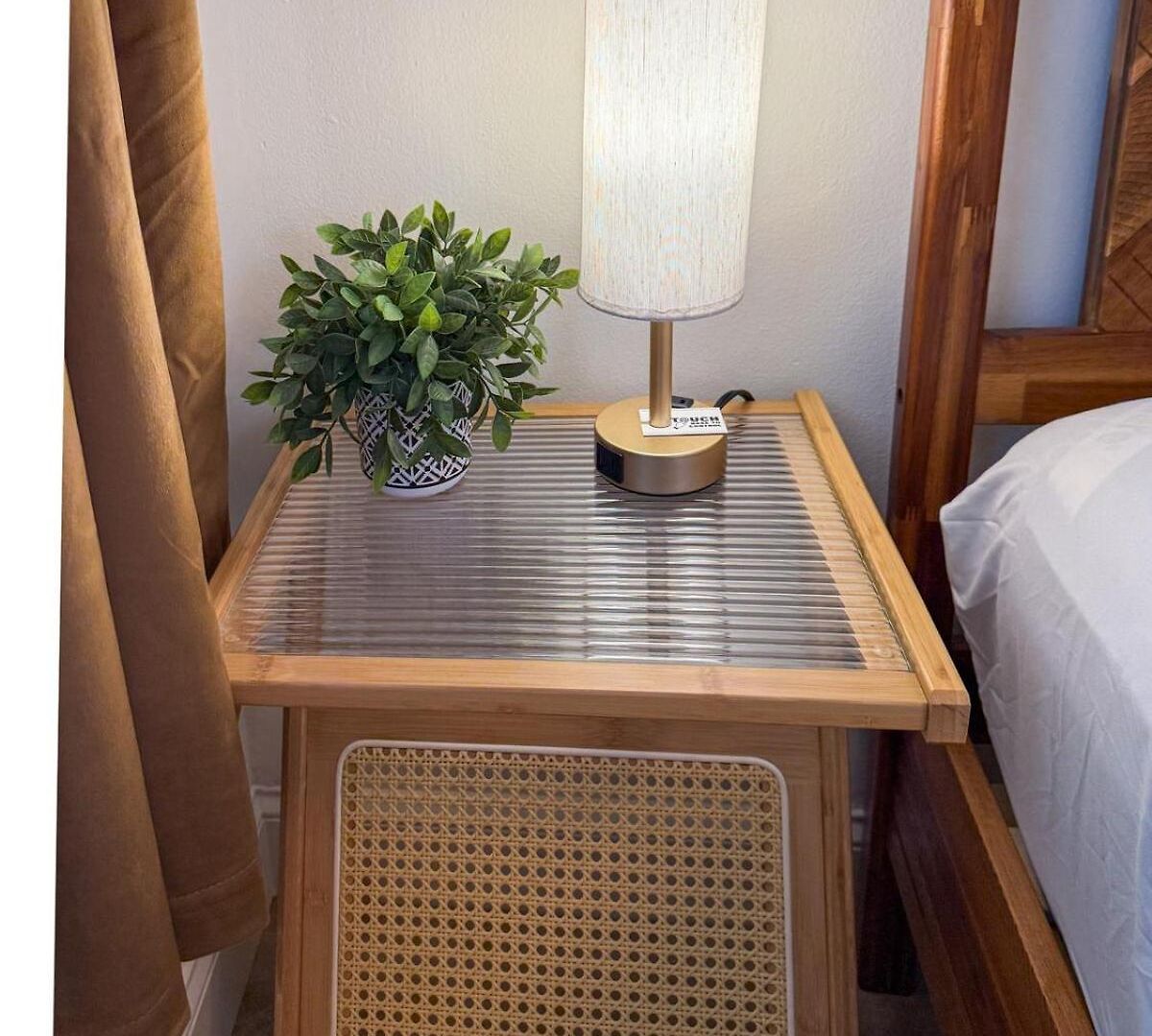 Apartment East 2br King Bed Retreat *
